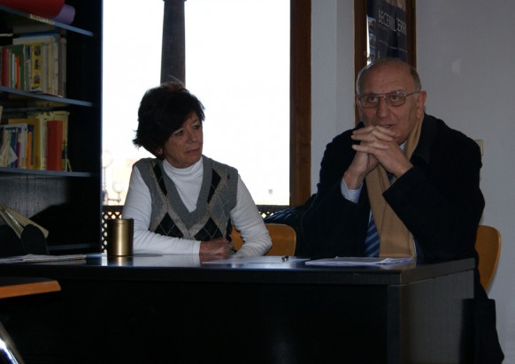DSC02102 Petra García García Persedenta de ARADUEY-CAMPOS junto a Felipe González de Canales Secretario General del IDC de Castilla y León.